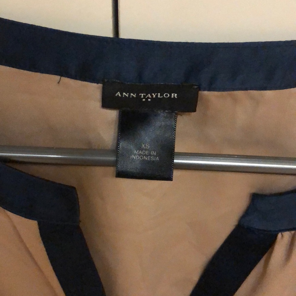Ann Taylor silk top - Picture 4 of 5